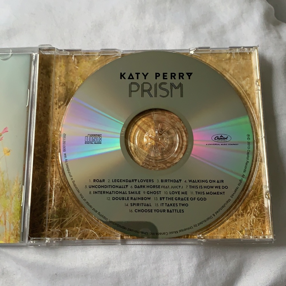 2/$10 Katy Perry Prism Album - Picture 3 of 3